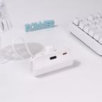 Power bank prenosiva baterija privezak 5000mAh 15W Type C bela slika 2